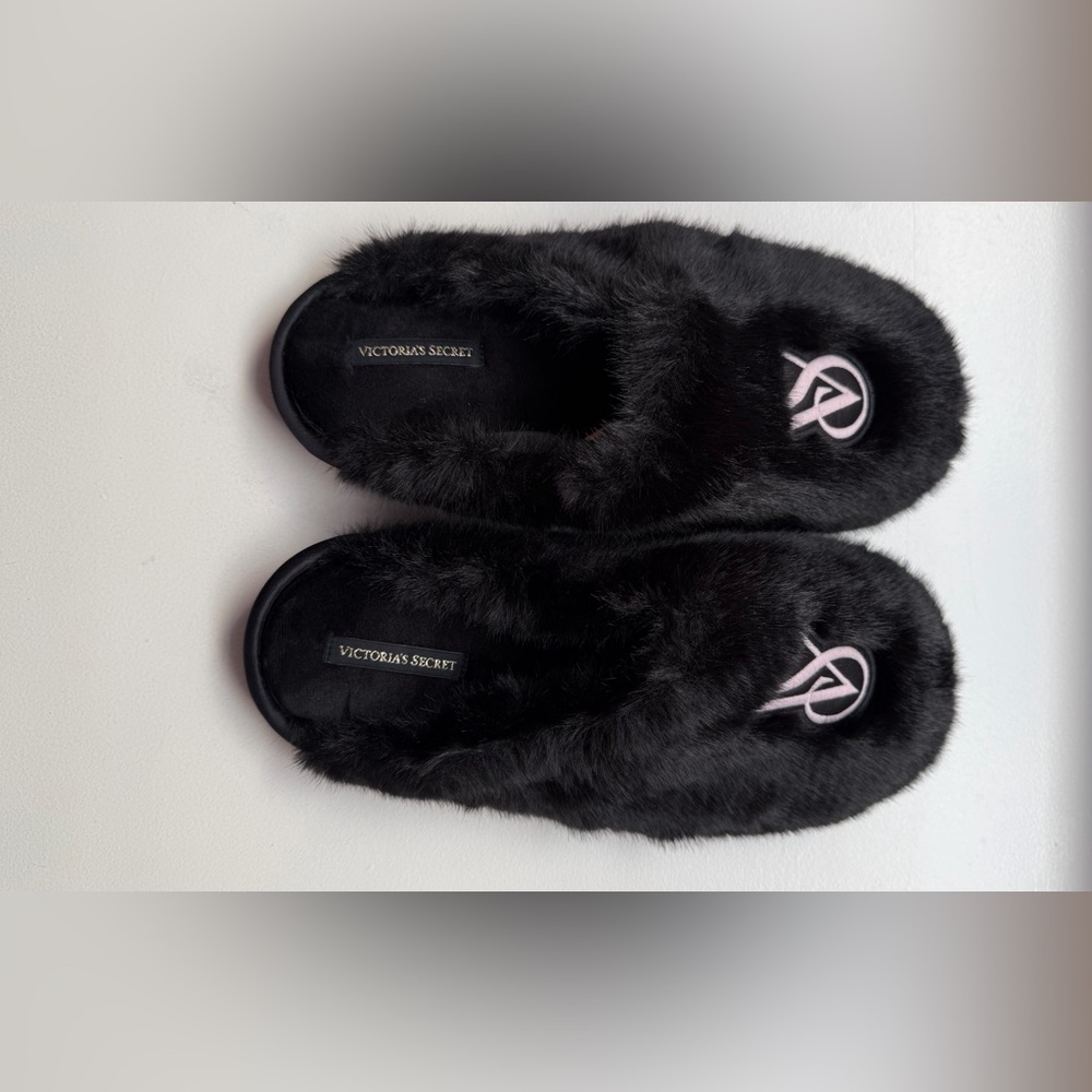 NWT VICTORIA'S SECRET Luxe Plush Closed-Toe Slippers - Picture 4 of 8